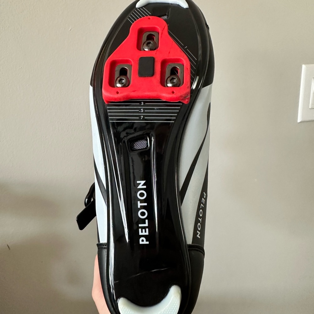 Peloton Men's Black and Red Cycling Shoes - Picture 3 of 6
